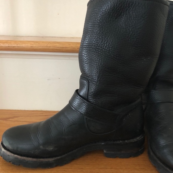 Frye women’s shearling boot - Picture 2 of 7